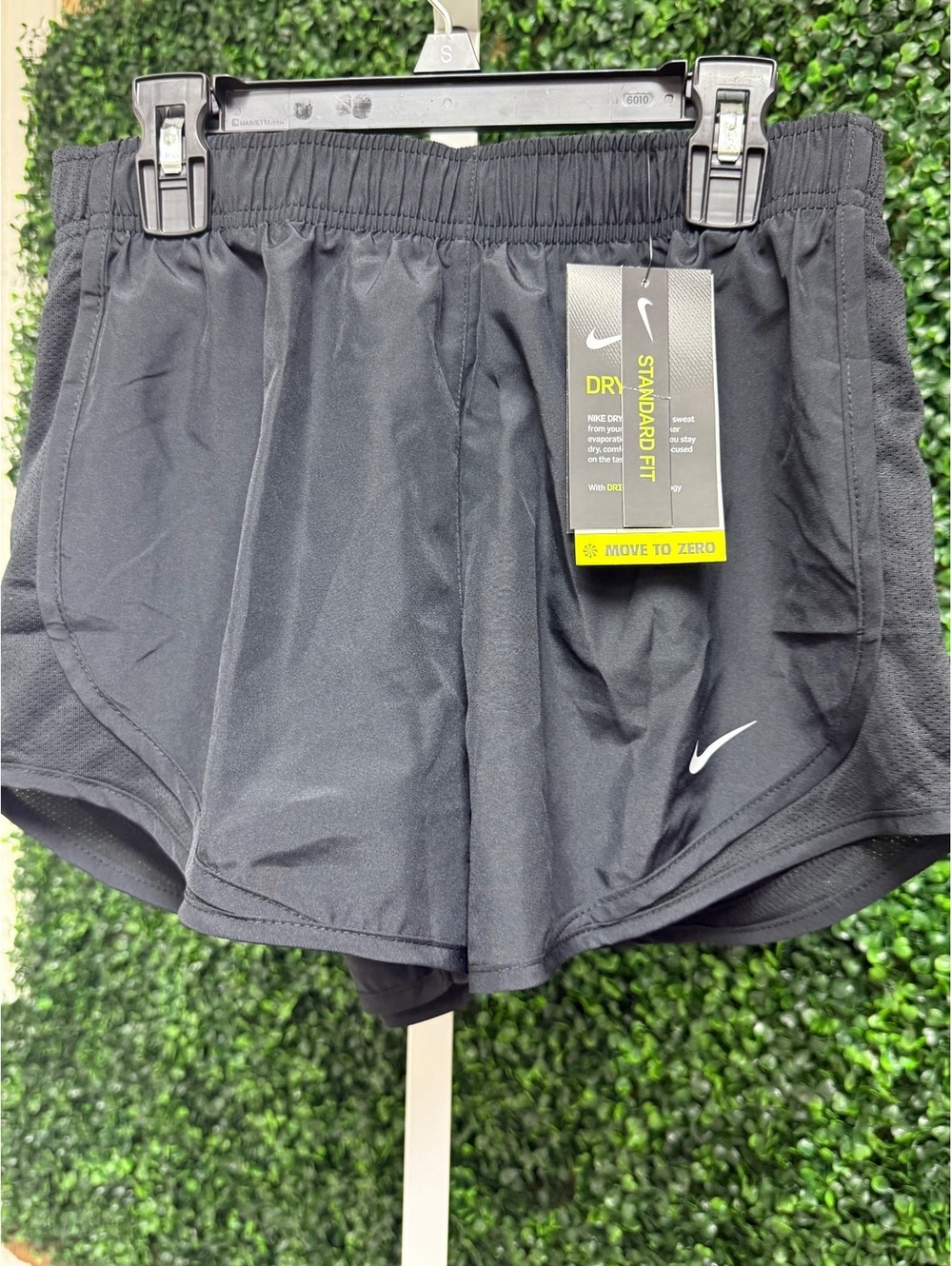NWT Women’s Nike Drifit Small